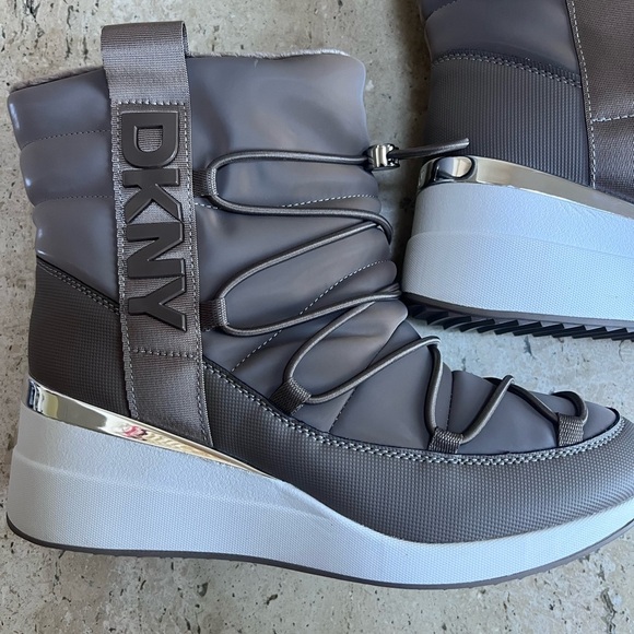 DKNY Womens Perla Wedge Sneaker Boot  Size 10M MSRP 200.00 Ash Color - Picture 3 of 8